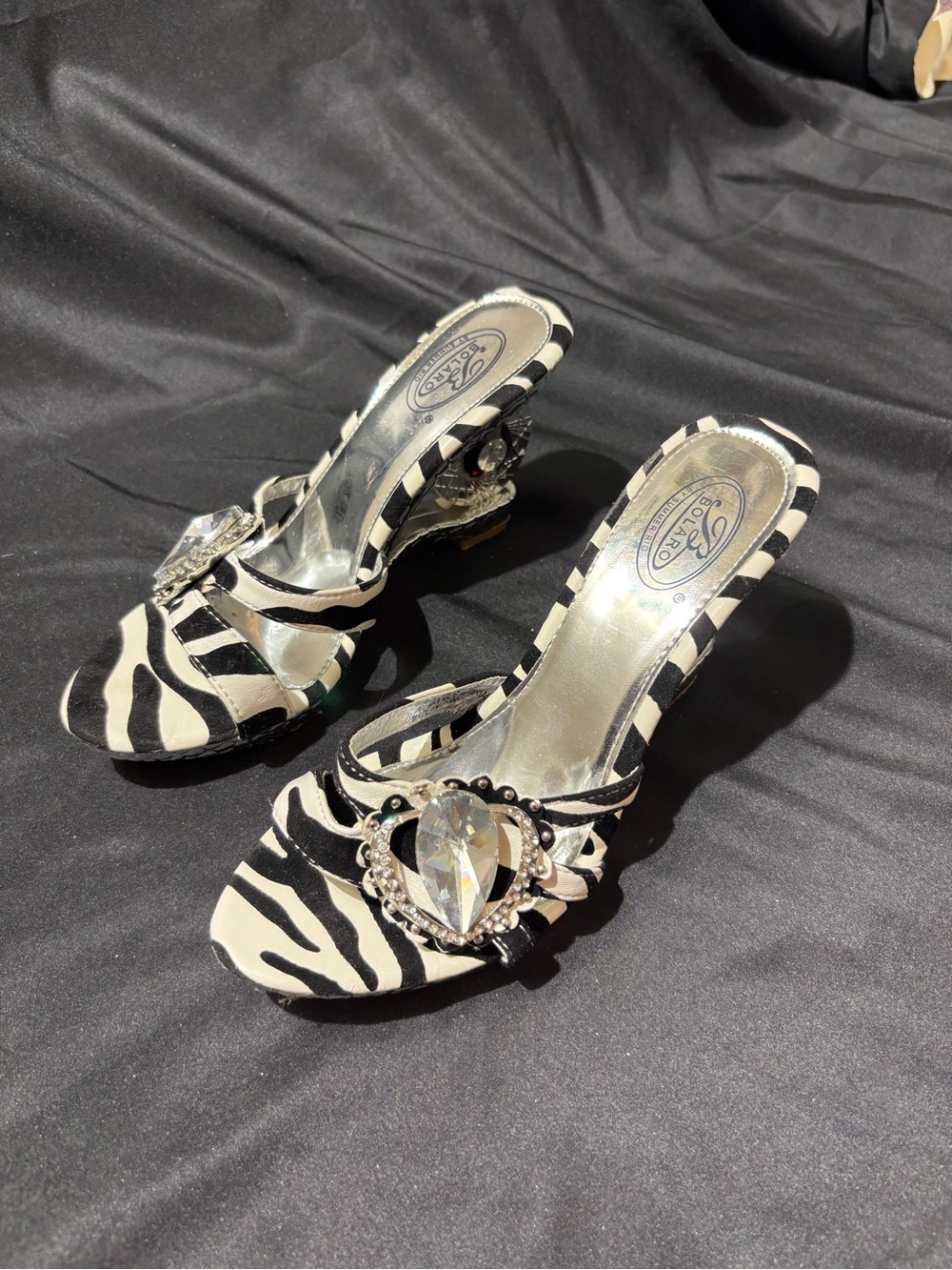 Summer Rio Zebra-Print Crystal Heart Mules - Black & White - Picture 2 of 8